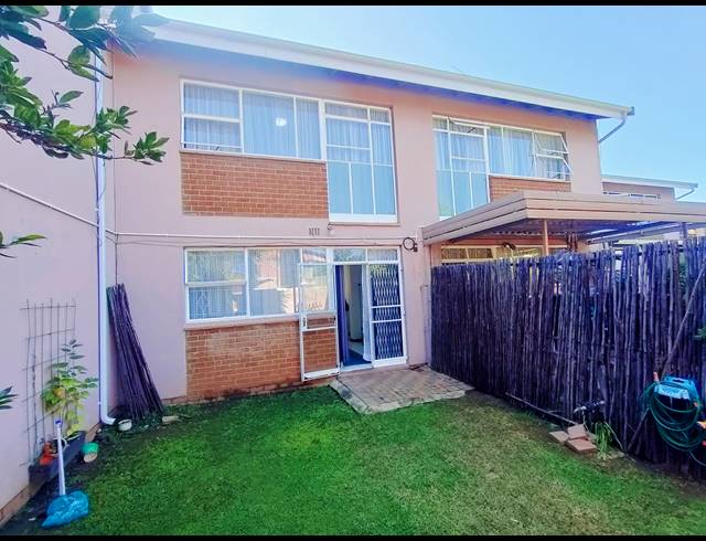 2 BEDROOM TOWNHOUSE FOR SALE IN BRACKENHURST